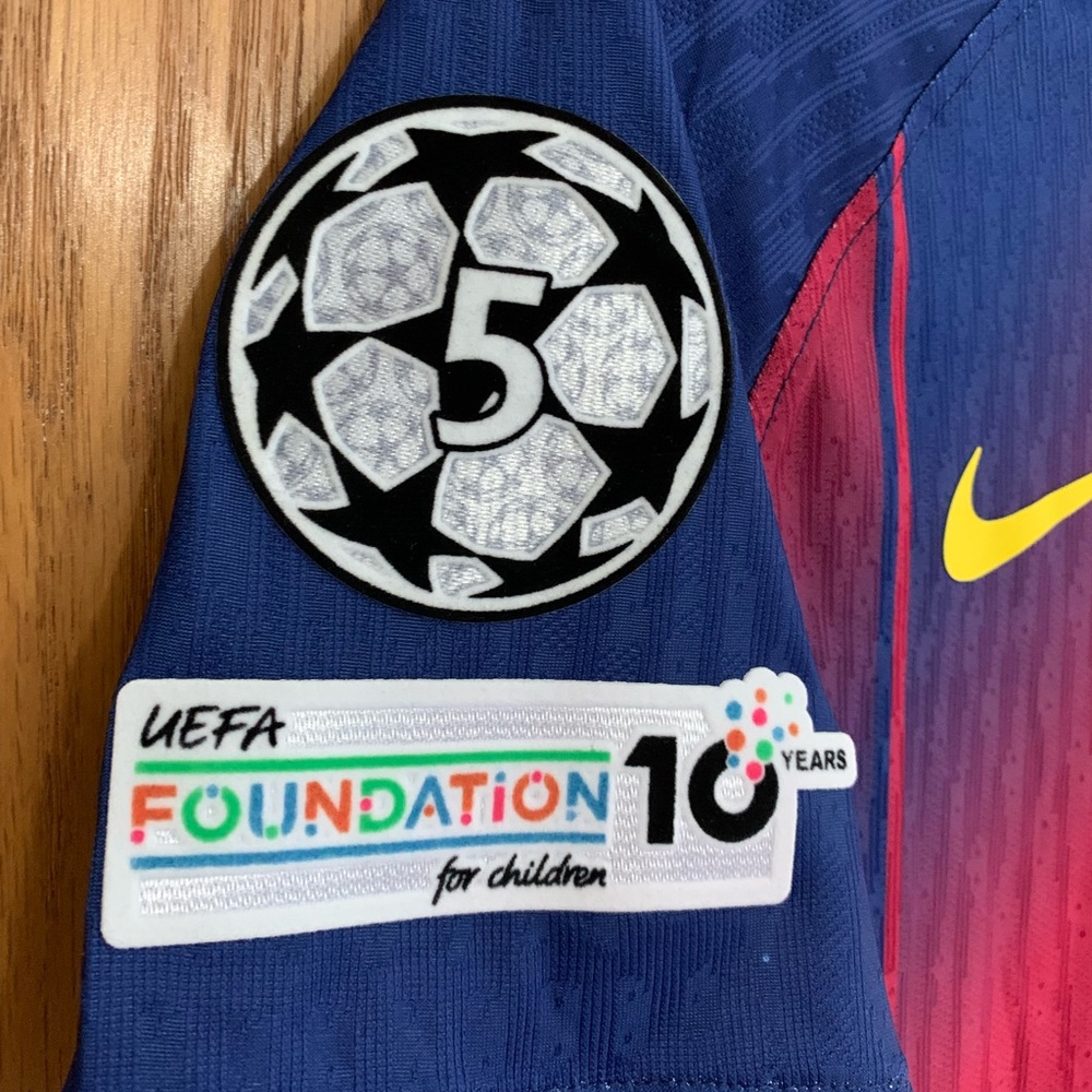 Barcelona 2025/2026 Jerseys - Picture 2 of 15